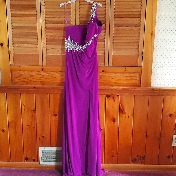 Dress - Picture 1 of 6